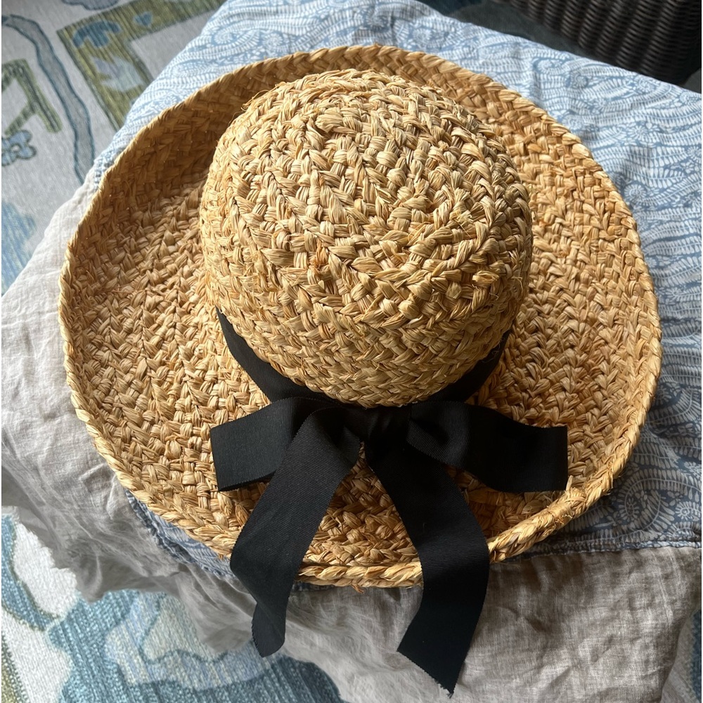 Fabulous Braided Ratan Hat with Grosgrain Bow. Great Condition. Adjustable.